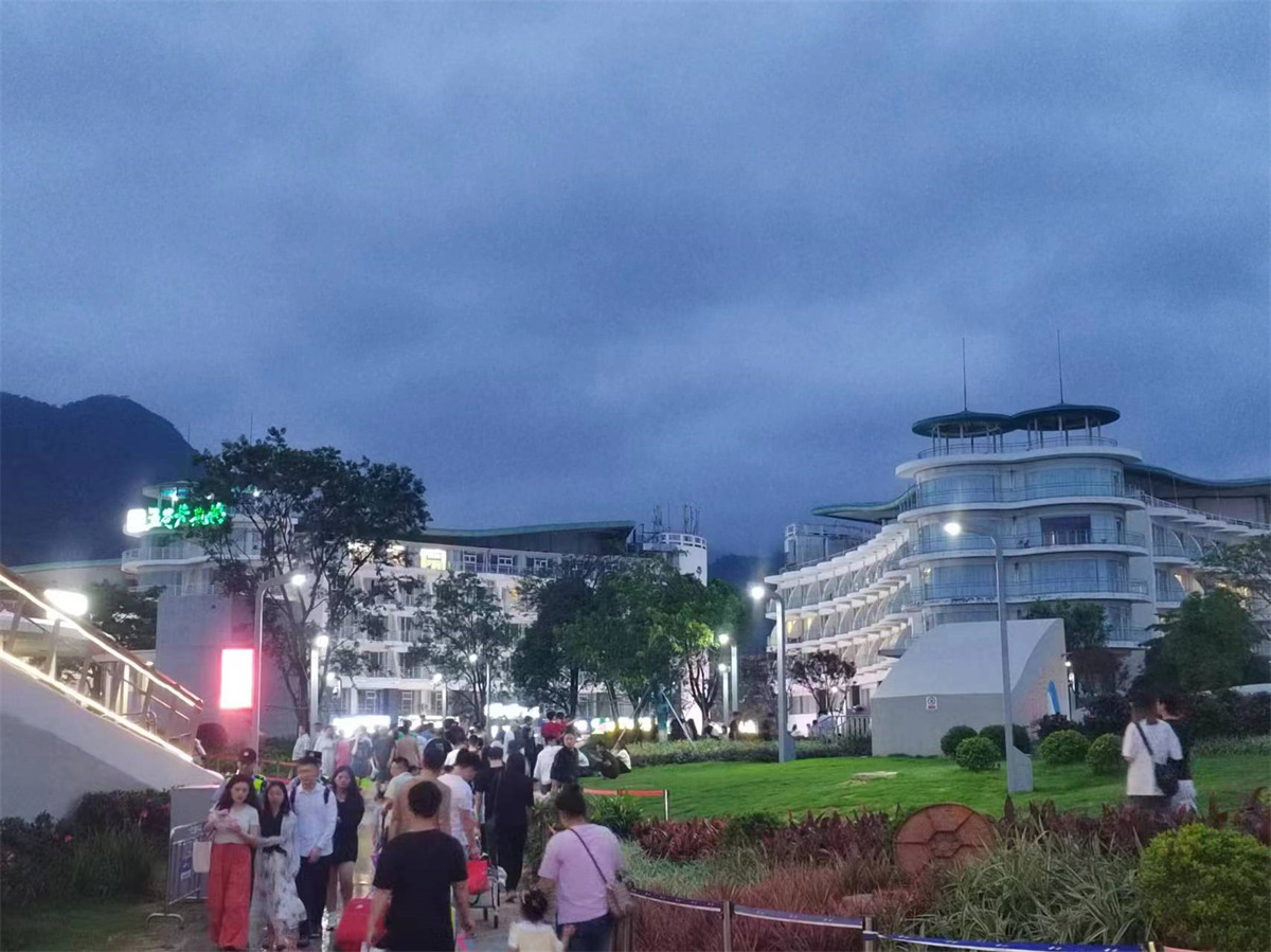 綜合桿廠家：智慧城市多功能桿體的專業制造者